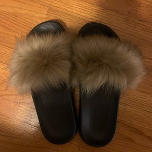 Tan/Brown Fur Slides